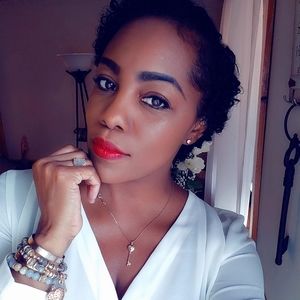 Meet your Posher, Tiara